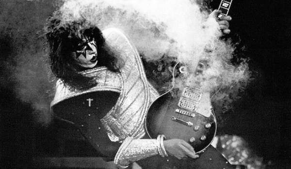 Ace Frehley, el Spaceman eterno de Kiss, fallece a los 74 años