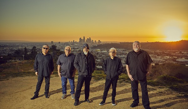 Los Lobos, tras medio siglo de leyenda, regresan a España