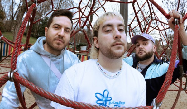 Finta declara la guerra a los géneros con su álbum debut