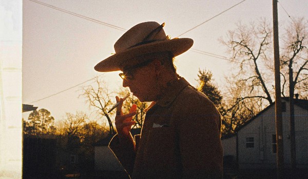 Micah P. Hinson vuelve a casa (y vuelve jodidamente bien)