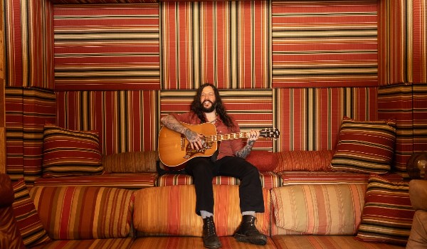 Shawn James desembarca en españa con el poderoso ‘Flew too close to the sun tour’