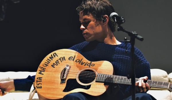 La apoteosis de Sen Senra en Madrid: ‘La última misa’ cierra el viaje de una generación