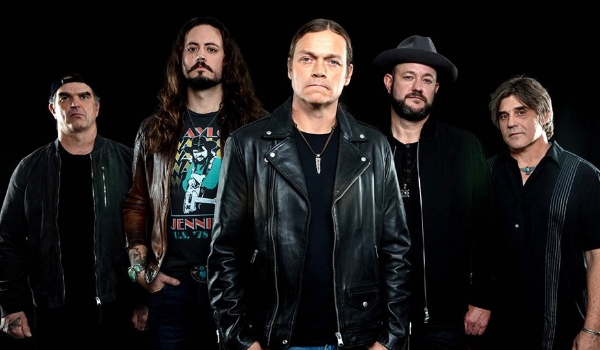 La voz de 3 Doors Down se apaga tras una batalla contra el cáncer