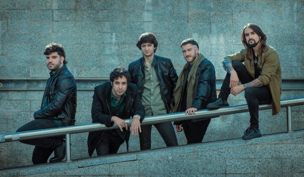 Carameloraro, el rock se queda a vivir en tu cabeza con «Efecto Llamada»