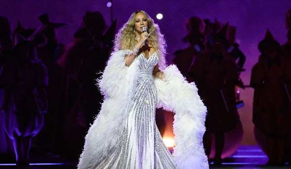 De Reina de la Navidad a Reina de las Nieves: Mariah Carey paraliza Milán cantando ‘Volare’