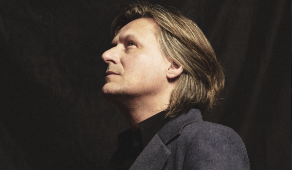 La belleza radical de lo imperfecto, las «Vidas semipreciosas» de Nacho Vegas