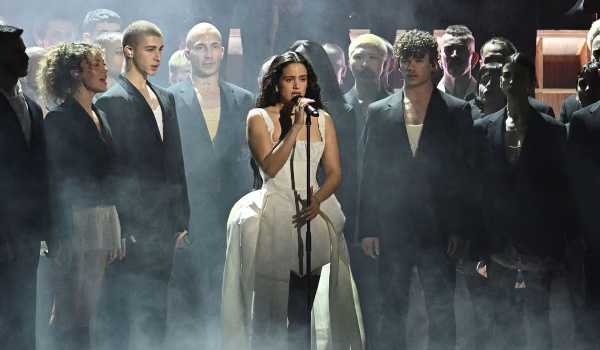 Rosalía convierte los BRIT Awards en el Berghain con épica actuación junto a Björk