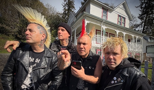 El rugido del asfalto neoyorquino incendiará la Península de la mano de The Casualties