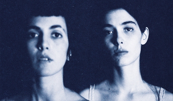La arquitectura del silencio en «Un Sol dentro», el debut de Las Nietas del Charli