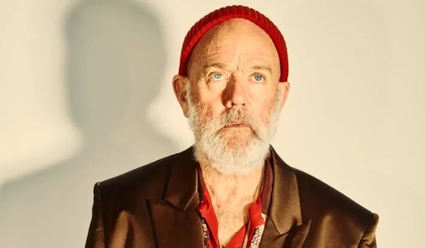 Michael Stipe publica ‘Hum Desiderata’ ¿Por qué nunca quiso convertirse en el David Bowie de su generación?