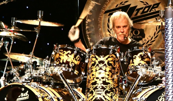 Frank Beard, el hombre sin barba que sostuvo a ZZ Top durante más de medio siglo