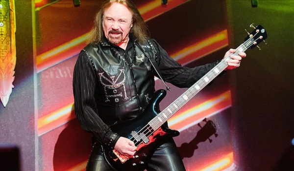 Ian Hill cuelga el bajo tras 56 años y abandona definitivamente a Judas Priest
